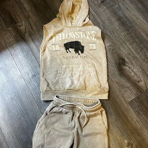 Nwot Kids Tan Sweat Set shorts and sleeveless hoodie